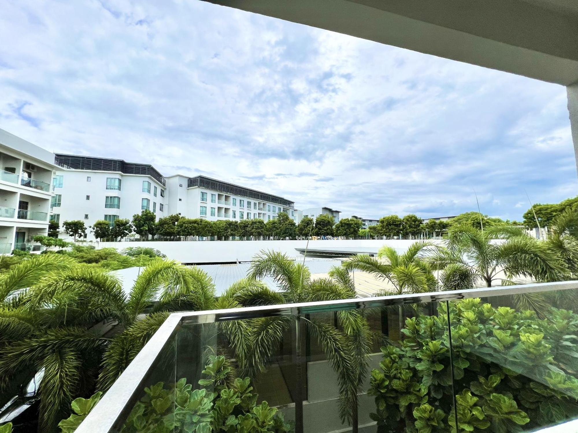 Margo Istay - The Loft Imago Kota Kinabalu Extérieur photo